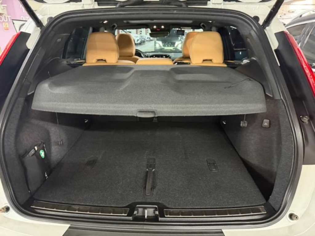 볼보 XC40 B4 AWD 인스크립션 이미지 16