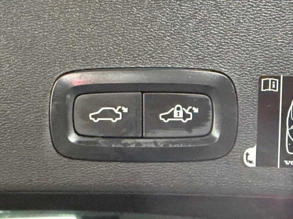 볼보 XC40 B4 AWD 인스크립션 이미지 17