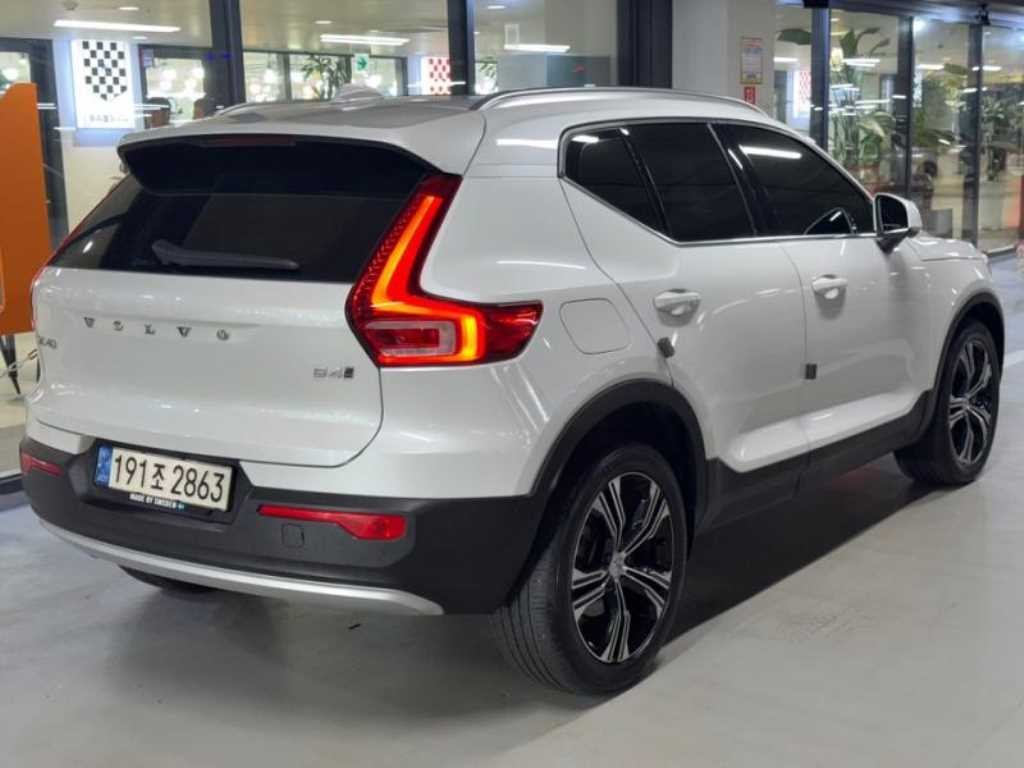 볼보 XC40 B4 AWD 인스크립션 이미지 4