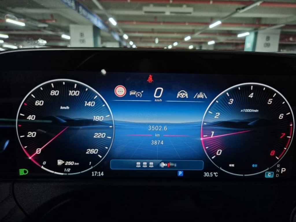 벤츠 E 클래스 E-클래스 W214 E200 아방가르드 이미지 17