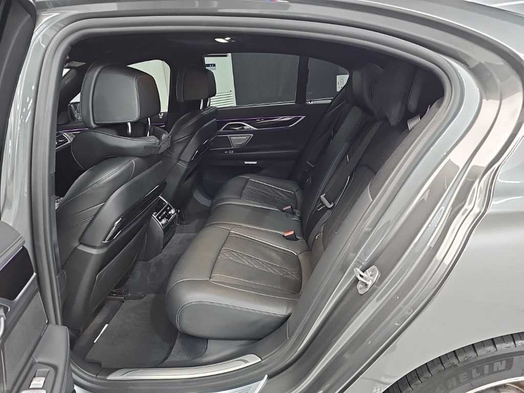 BMW 7시리즈 7시리즈 (G11) 740d xDrive M 스포츠 이미지 12