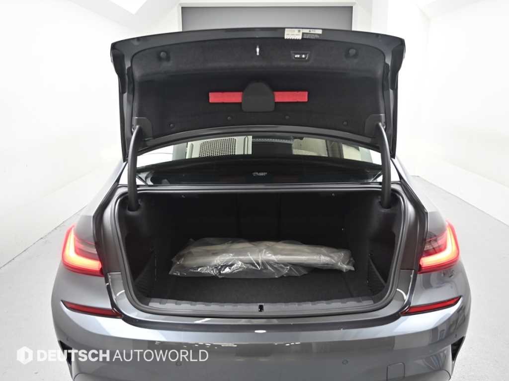 BMW 3시리즈 3시리즈 (G20) 320i M 스포츠 이미지 19