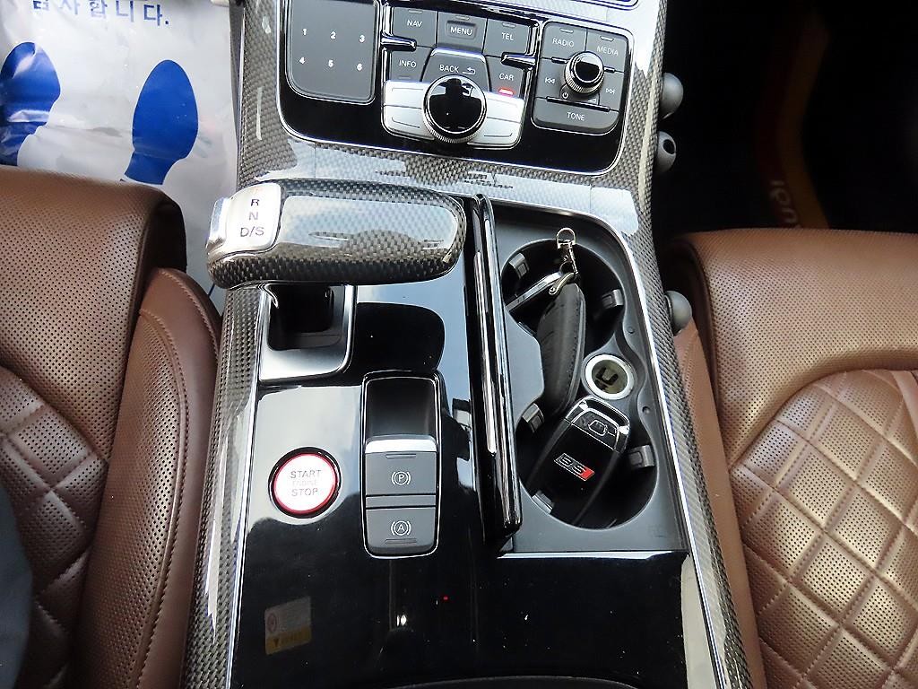 아우디 S8 4.0 TFSI 콰트로 이미지 11