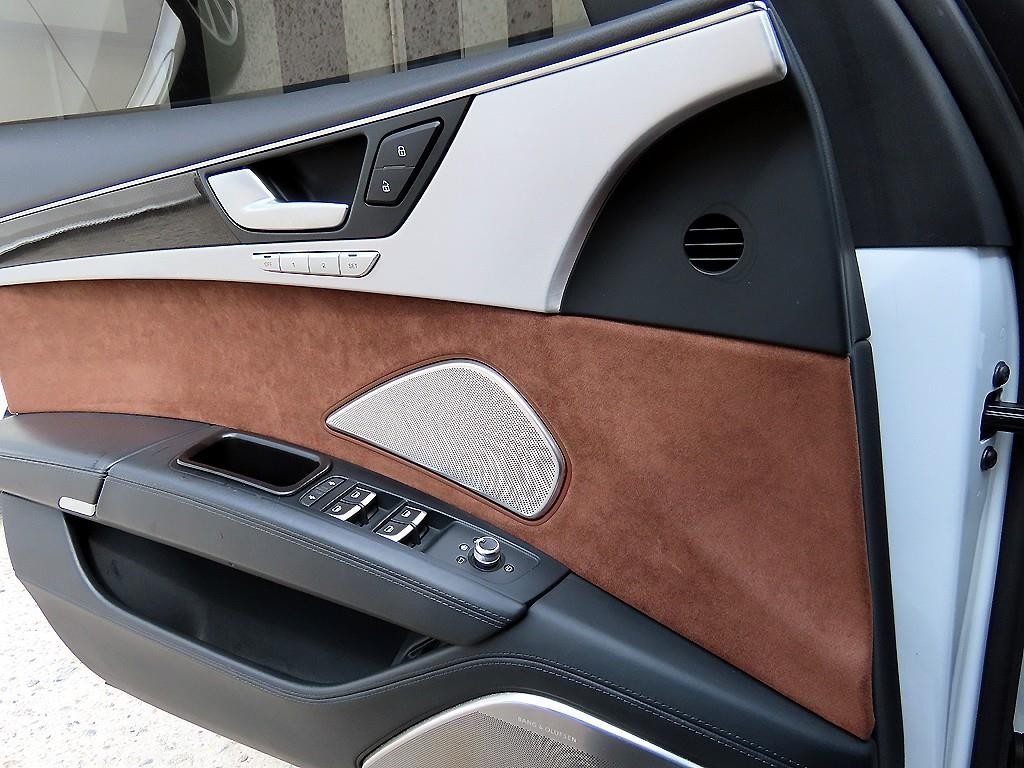 아우디 S8 4.0 TFSI 콰트로 이미지 12