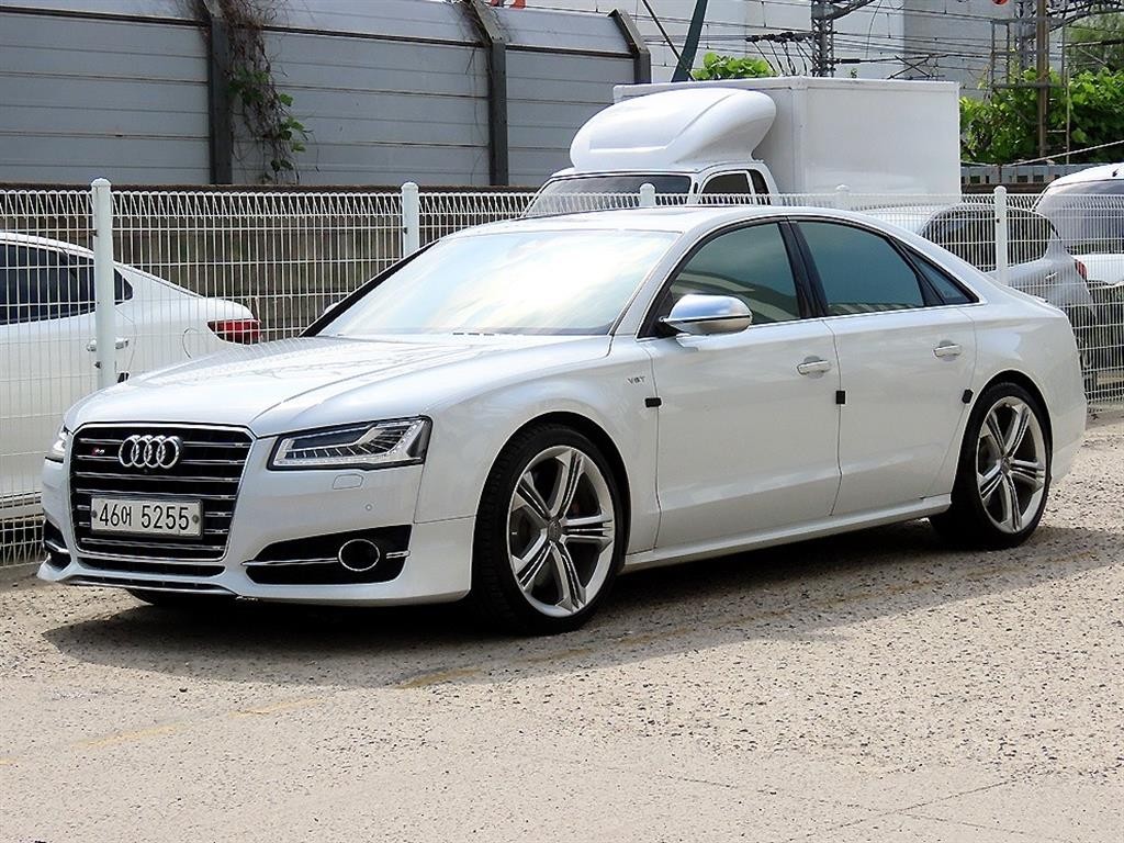 아우디 S8 4.0 TFSI 콰트로 이미지 2