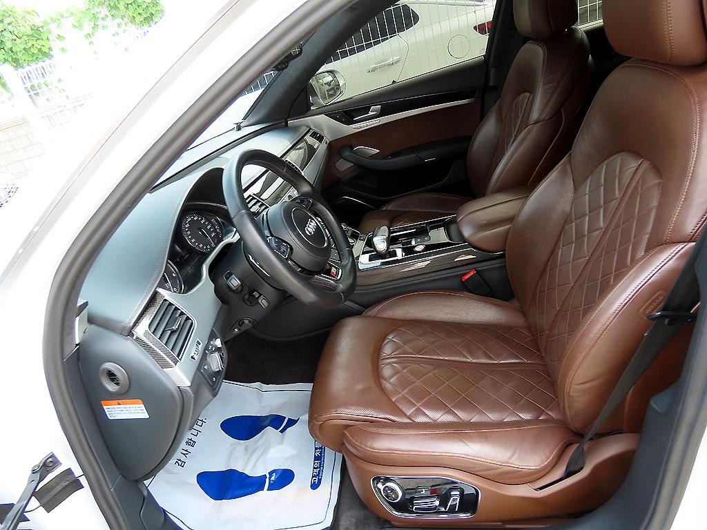 아우디 S8 4.0 TFSI 콰트로 이미지 5