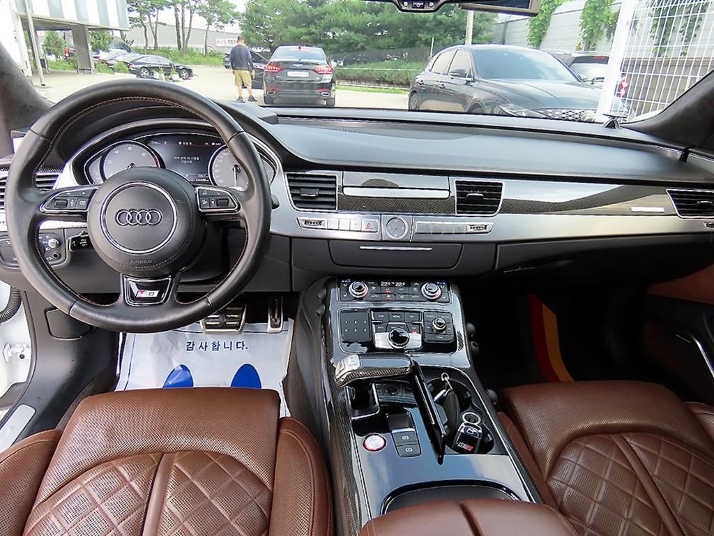 아우디 S8 4.0 TFSI 콰트로 이미지 7