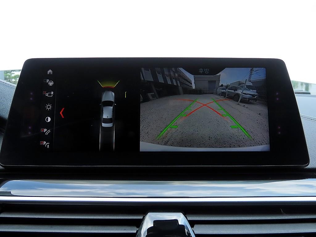 BMW 5시리즈 5시리즈 (G30) 520i 럭셔리 이미지 15