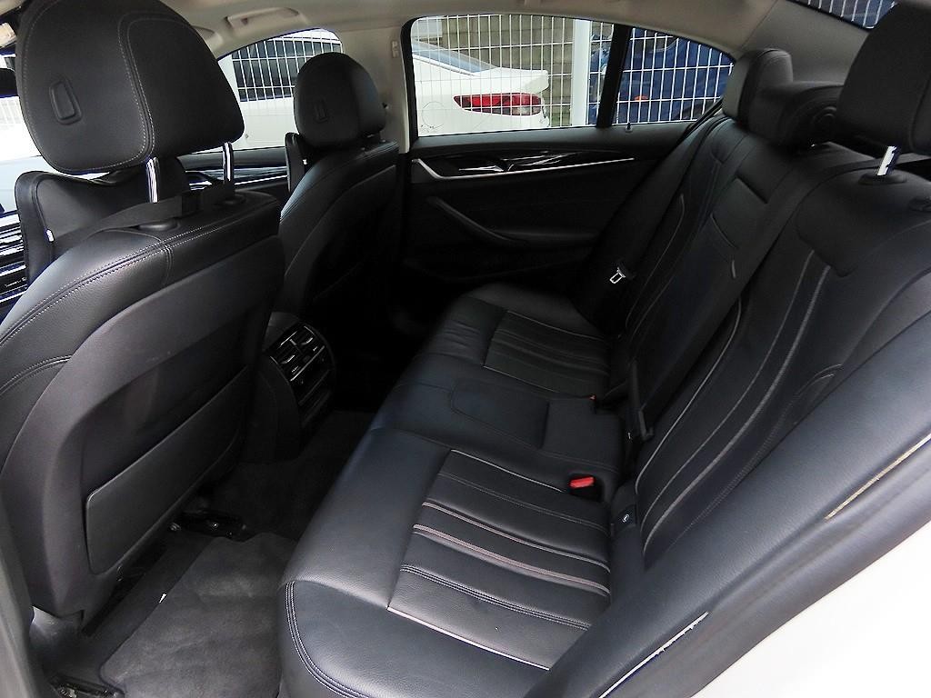 BMW 5시리즈 5시리즈 (G30) 520i 럭셔리 이미지 6