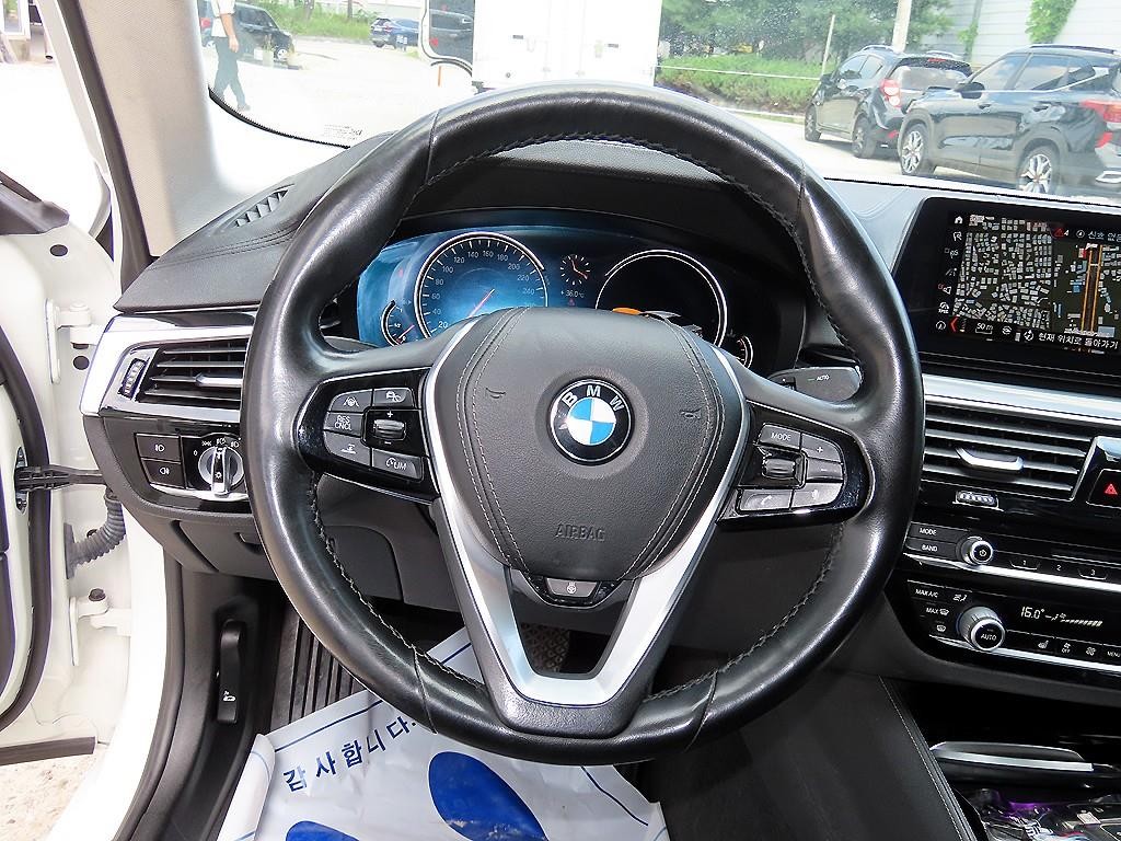 BMW 5시리즈 5시리즈 (G30) 520i 럭셔리 이미지 8