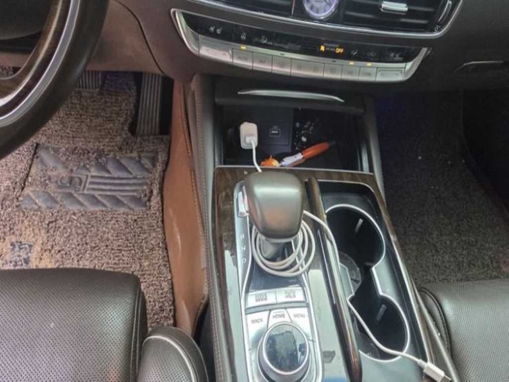 기아 K9 더 K9 3.8 GDI AWD 플래티넘Ⅱ 이미지 9