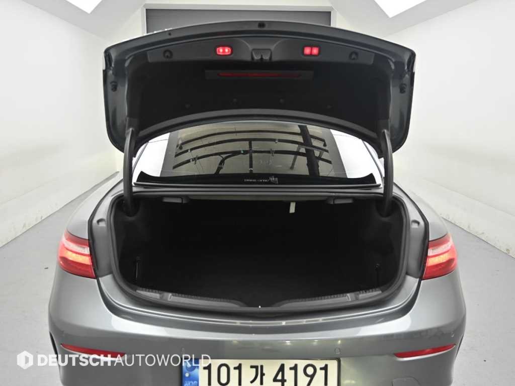 벤츠 E 클래스 E-클래스 W213 E220d 쿠페 이미지 19