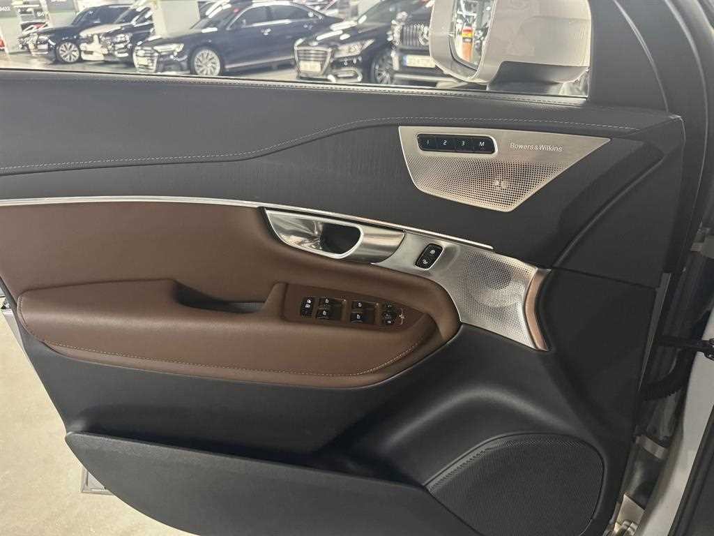 볼보 XC90 XC90 2세대 2.0 B6 AWD 얼티메이트 브라이트 이미지 9