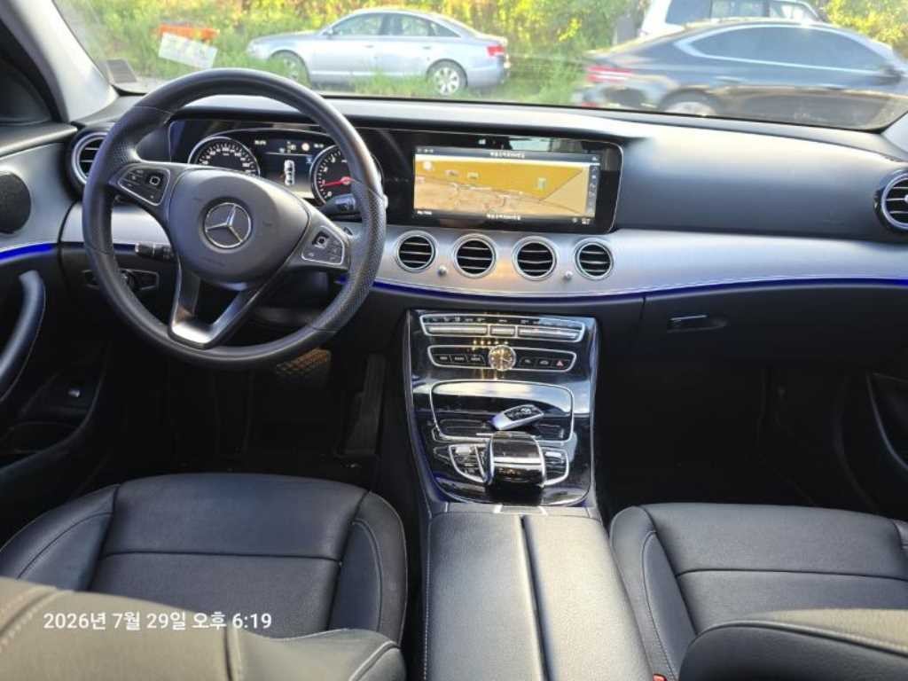 벤츠 E 클래스 E-클래스 W213 E200 아방가르드 이미지 16