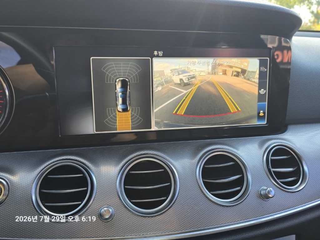 벤츠 E 클래스 E-클래스 W213 E200 아방가르드 이미지 18