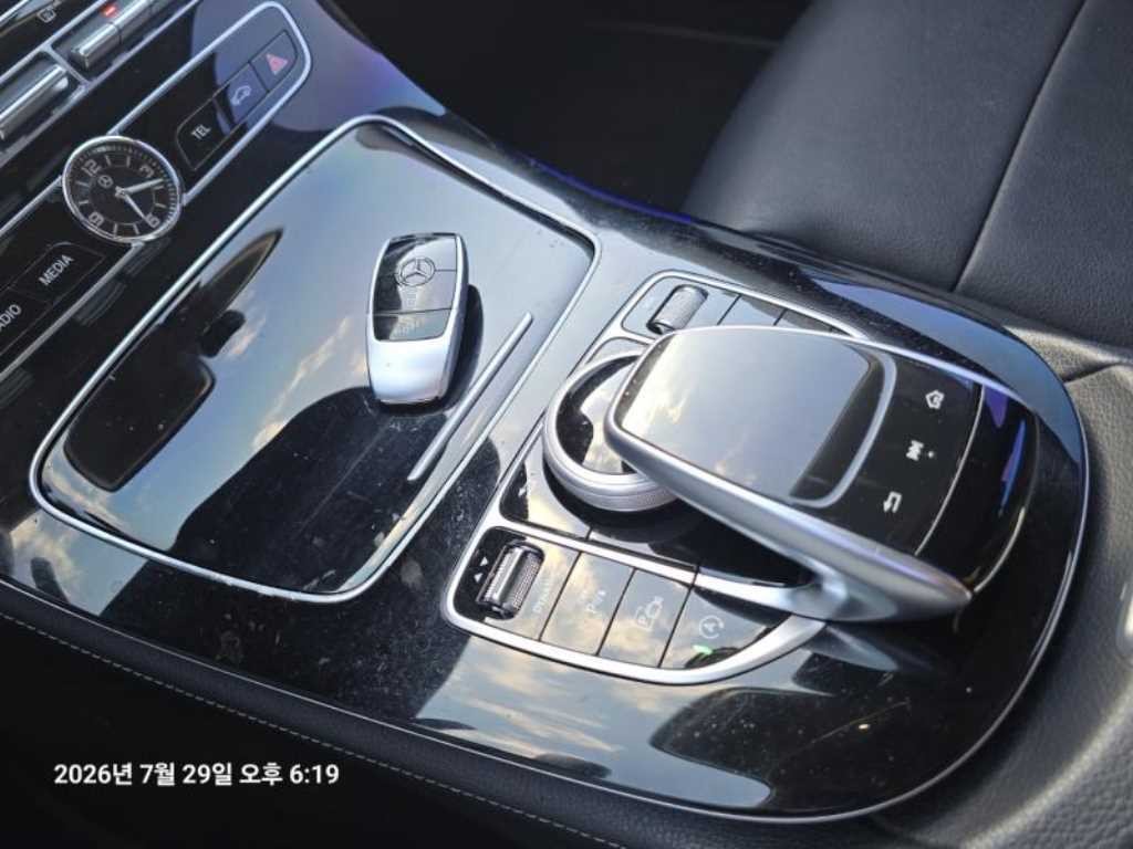 벤츠 E 클래스 E-클래스 W213 E200 아방가르드 이미지 19