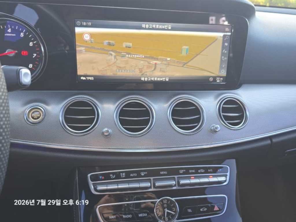 벤츠 E 클래스 E-클래스 W213 E200 아방가르드 이미지 20
