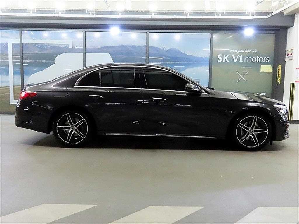 벤츠 E 클래스 E-클래스 W214 E300 4MATIC AMG Line 이미지 3