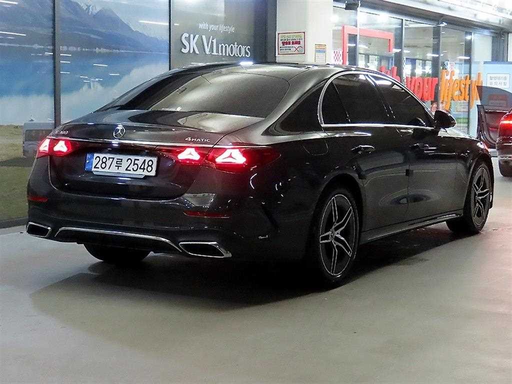 벤츠 E 클래스 E-클래스 W214 E300 4MATIC AMG Line 이미지 4