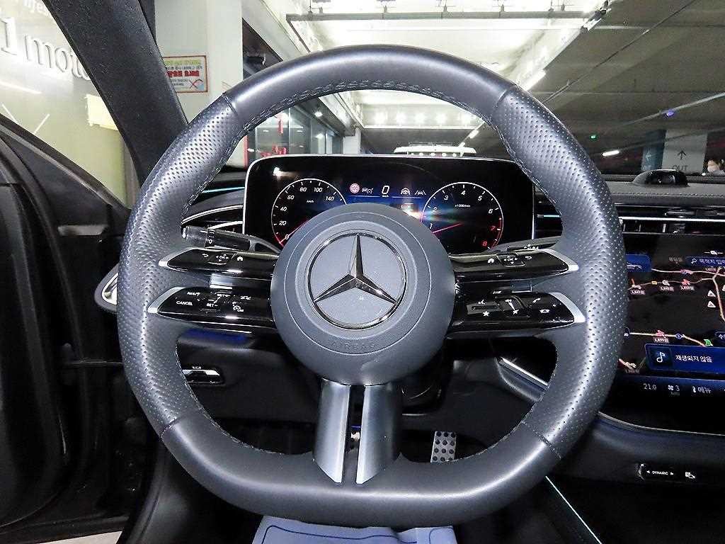 벤츠 E 클래스 E-클래스 W214 E300 4MATIC AMG Line 이미지 8