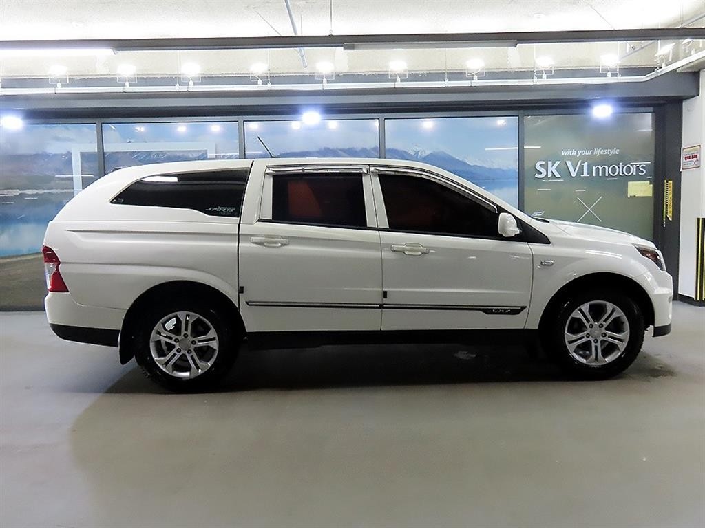 KG모빌리티(쌍용) 코란도 코란도스포츠 디젤 4WD CX7 패션 이미지 3