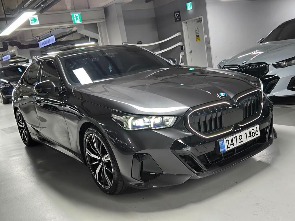 BMW 5시리즈 5시리즈 (G60) 530i xDrive M 스포츠 이미지 2