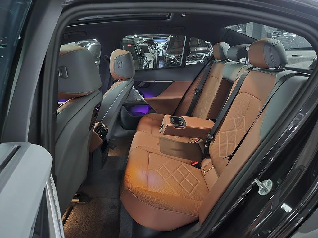 BMW 5시리즈 5시리즈 (G60) 530i xDrive M 스포츠 이미지 6
