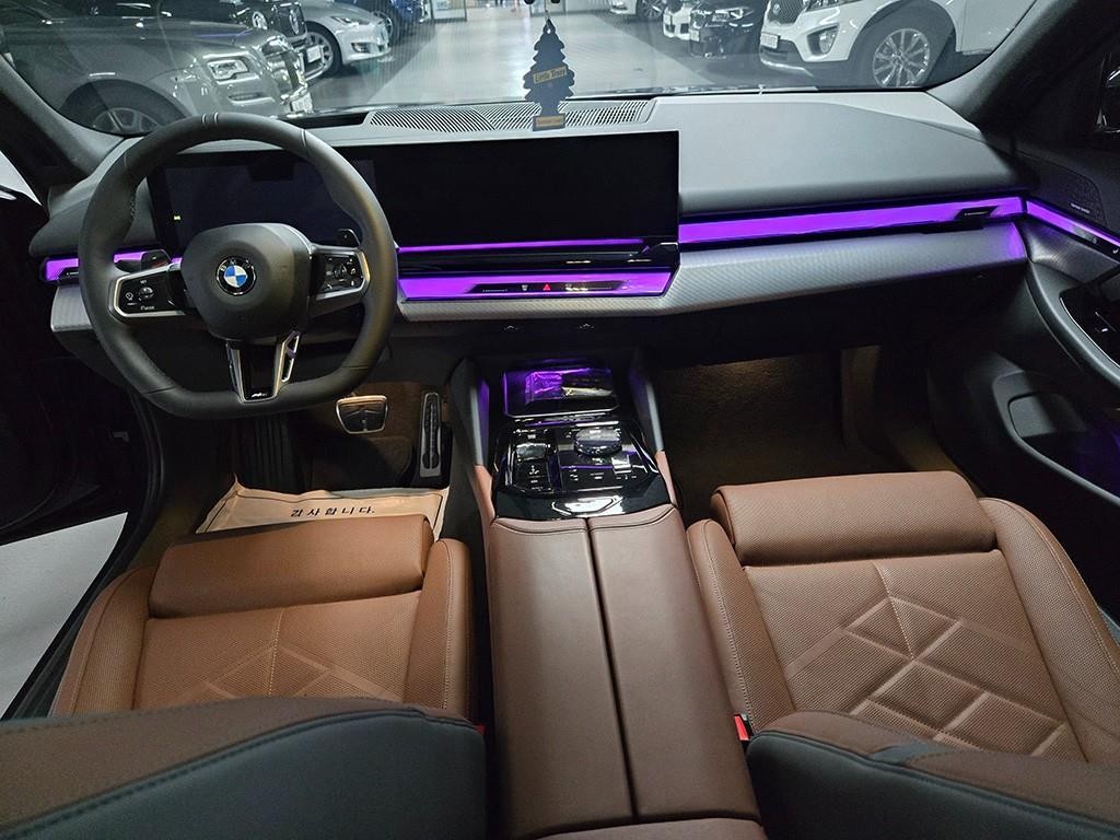 BMW 5시리즈 5시리즈 (G60) 530i xDrive M 스포츠 이미지 9