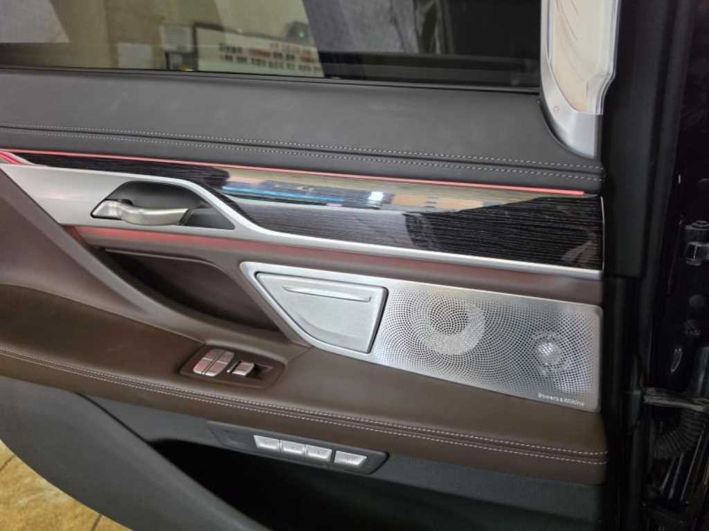 BMW 7시리즈 7시리즈 (G11) M760Li xDrive 이미지 10