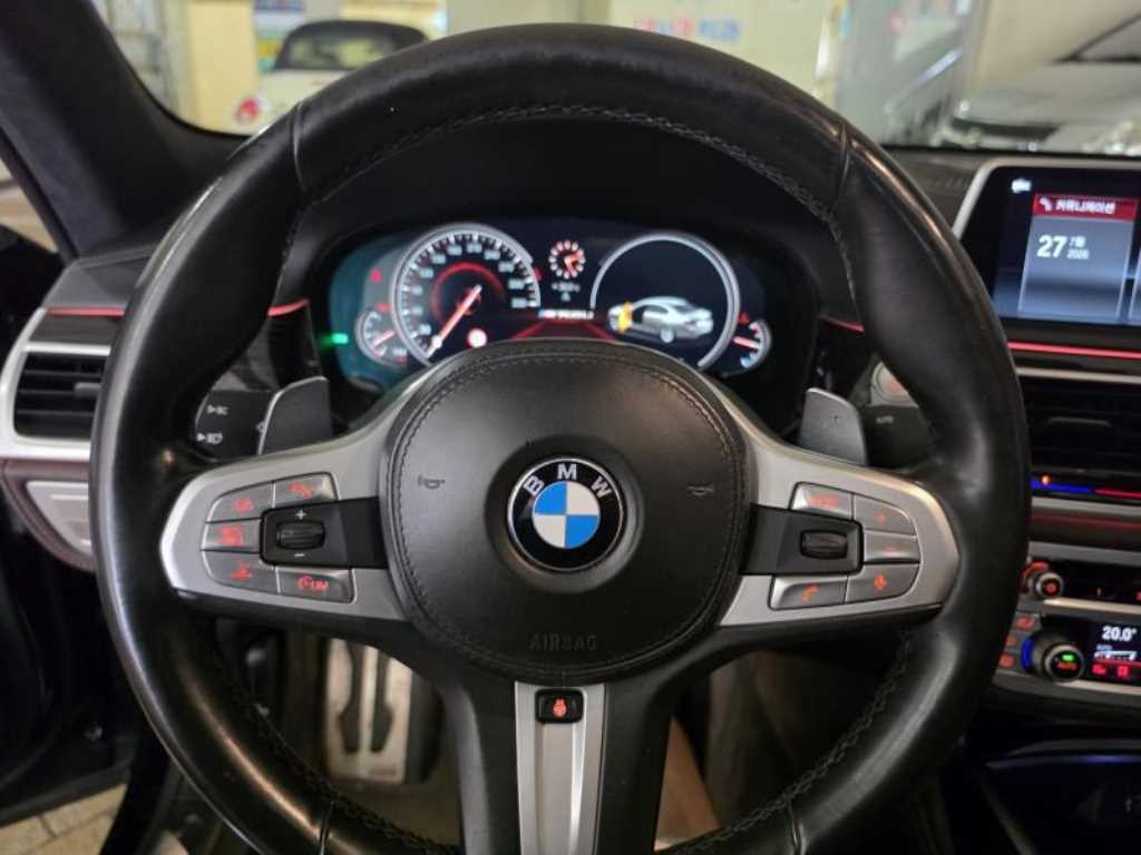 BMW 7시리즈 7시리즈 (G11) M760Li xDrive 이미지 4