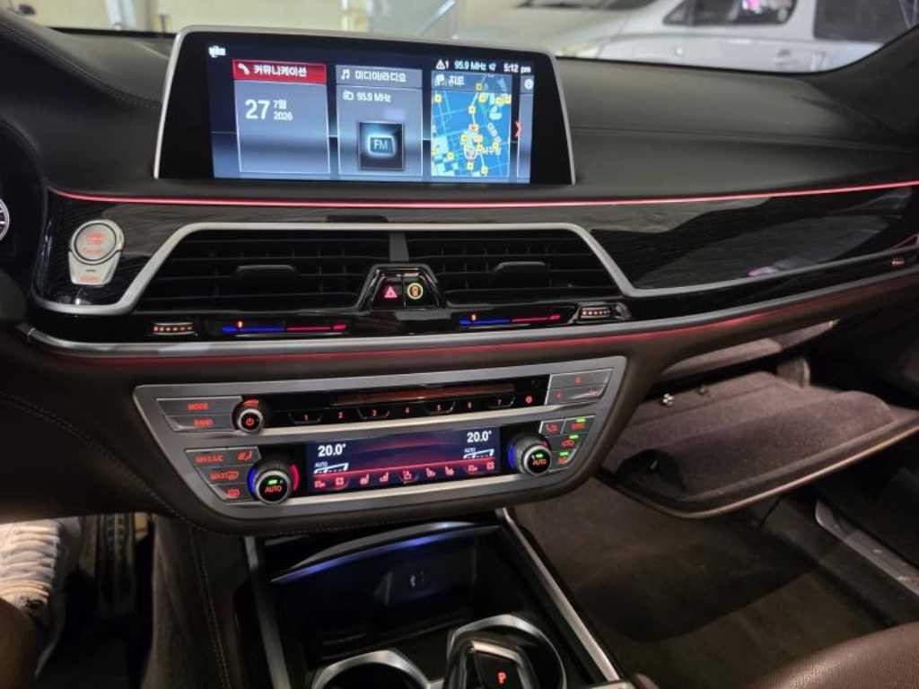 BMW 7시리즈 7시리즈 (G11) M760Li xDrive 이미지 5