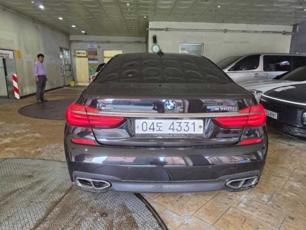 BMW 7시리즈 7시리즈 (G11) M760Li xDrive 이미지 6