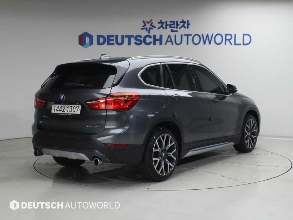 BMW X1 X1 (F48) xDrive 20i xLine 스페셜에디션 이미지 3