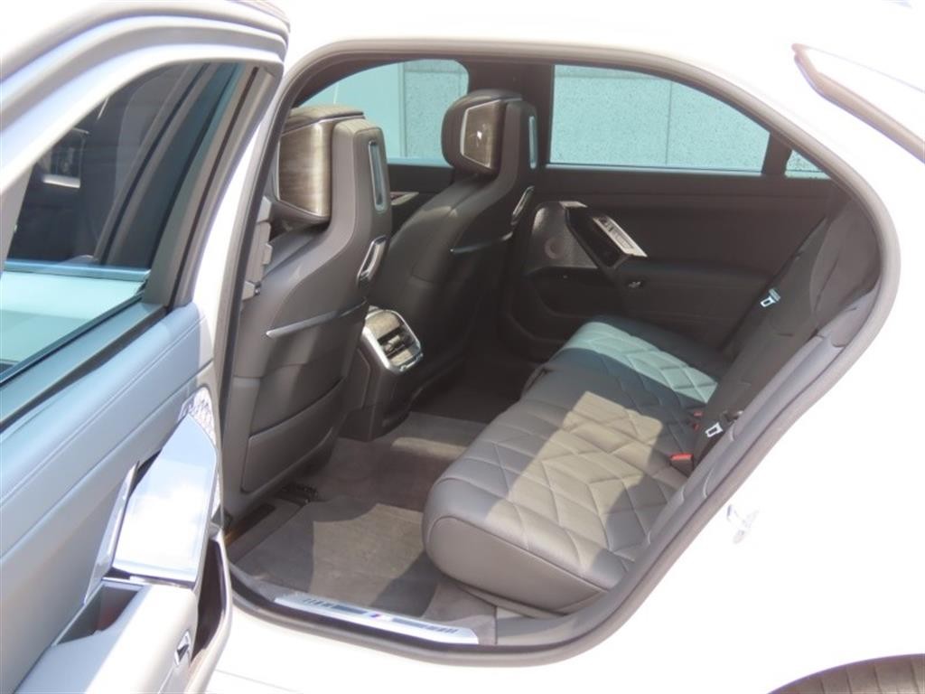 BMW i7 BMW i7 xDrive 60 DPE 이그제큐티브 팩 이미지 13