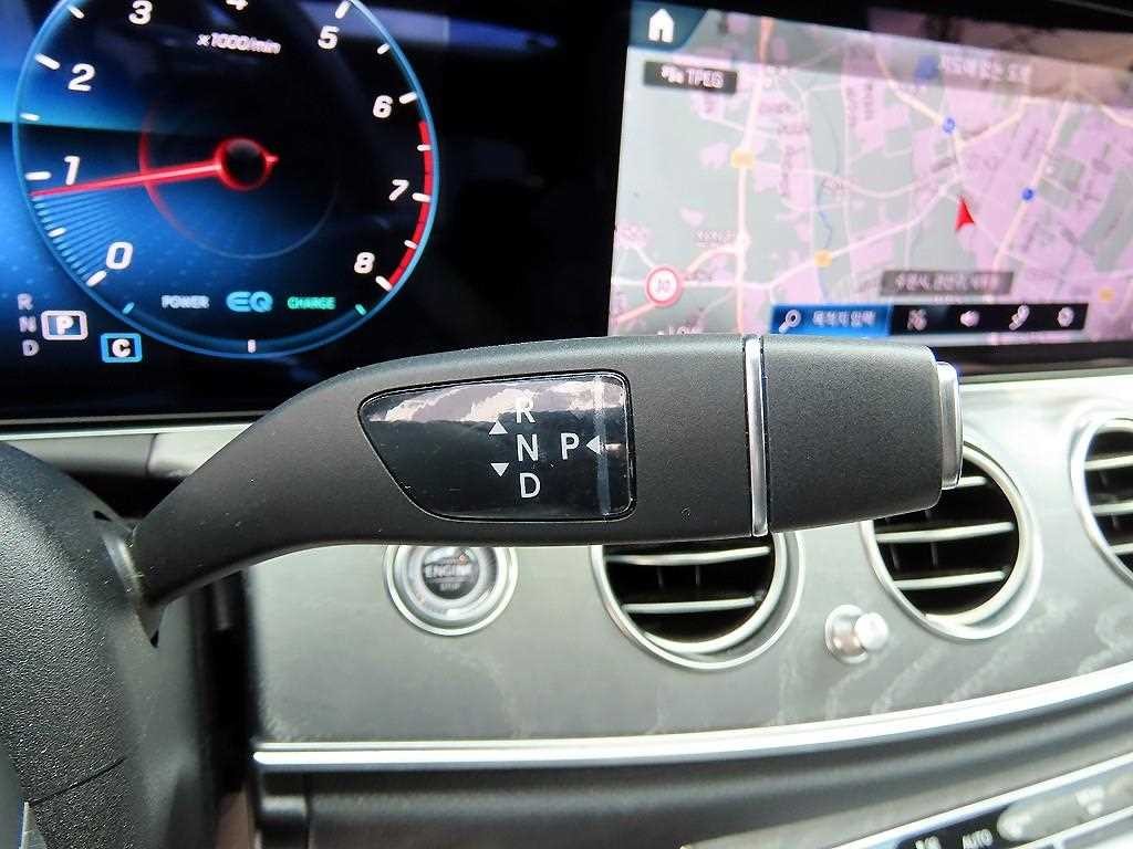 벤츠 E 클래스 E-클래스 W213 E350 4MATIC AMG LINE 이미지 11