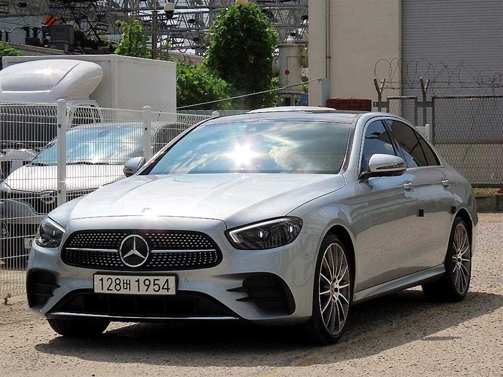벤츠 E 클래스 E-클래스 W213 E350 4MATIC AMG LINE 이미지 2