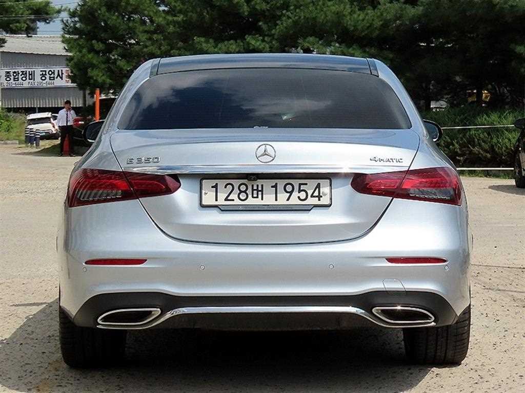 벤츠 E 클래스 E-클래스 W213 E350 4MATIC AMG LINE 이미지 4
