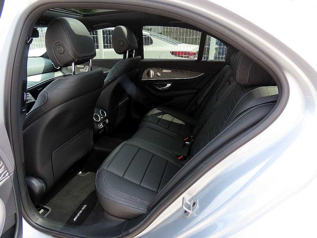 벤츠 E 클래스 E-클래스 W213 E350 4MATIC AMG LINE 이미지 6