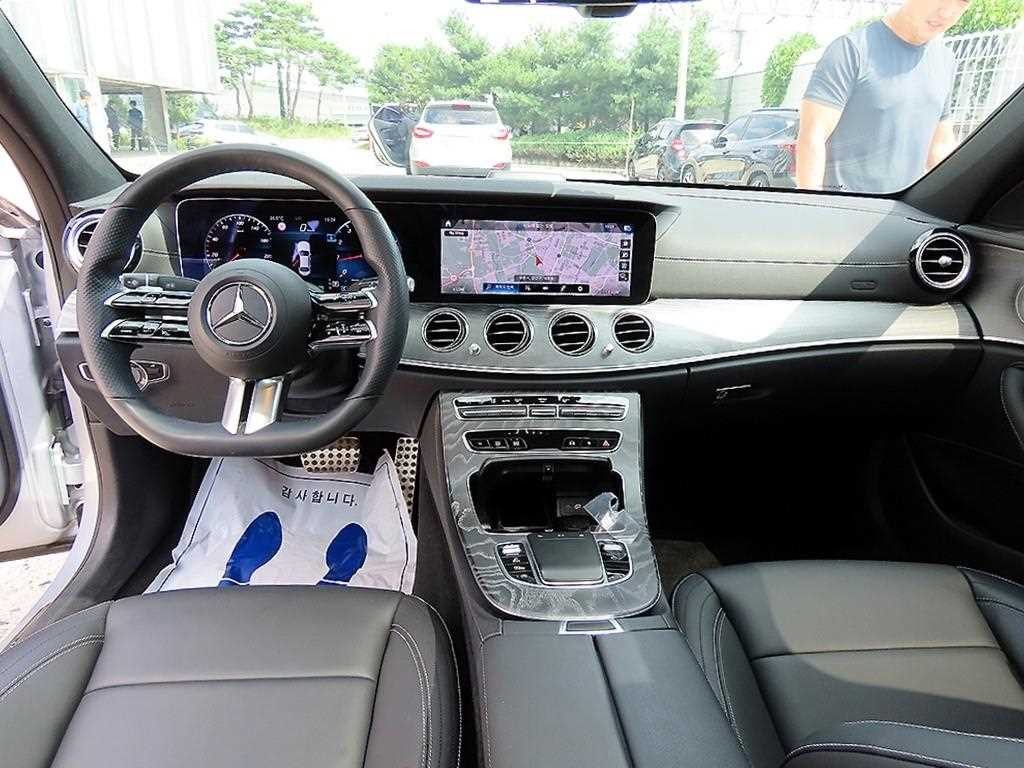 벤츠 E 클래스 E-클래스 W213 E350 4MATIC AMG LINE 이미지 7