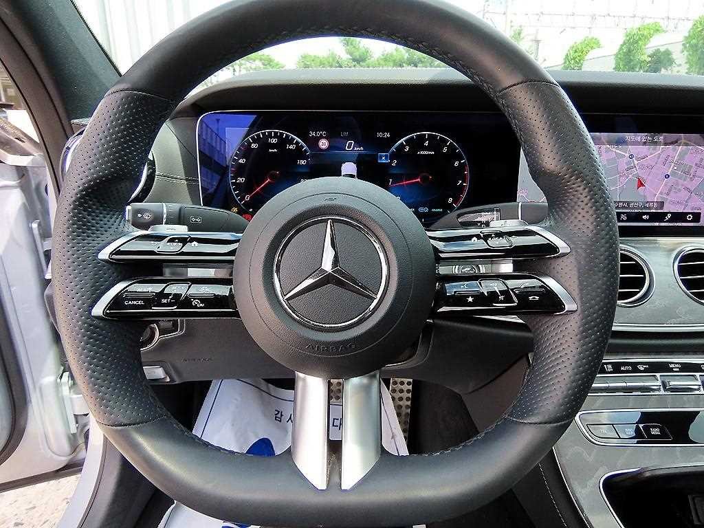 벤츠 E 클래스 E-클래스 W213 E350 4MATIC AMG LINE 이미지 8