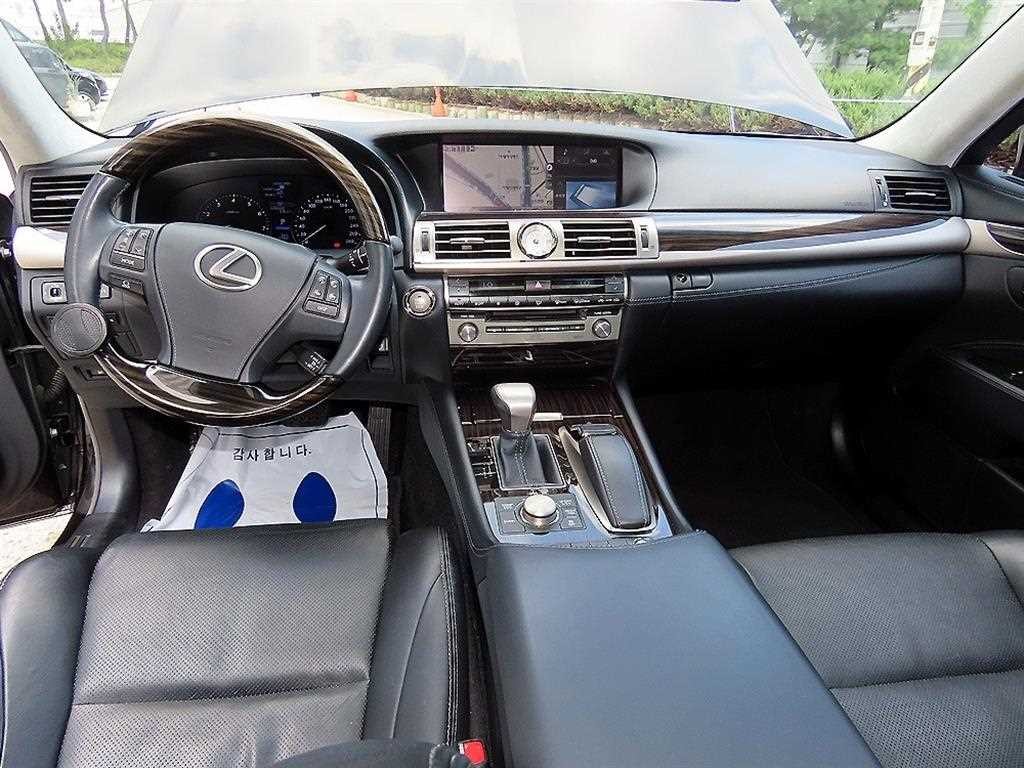 렉서스 LS LS460 AWD 이미지 7