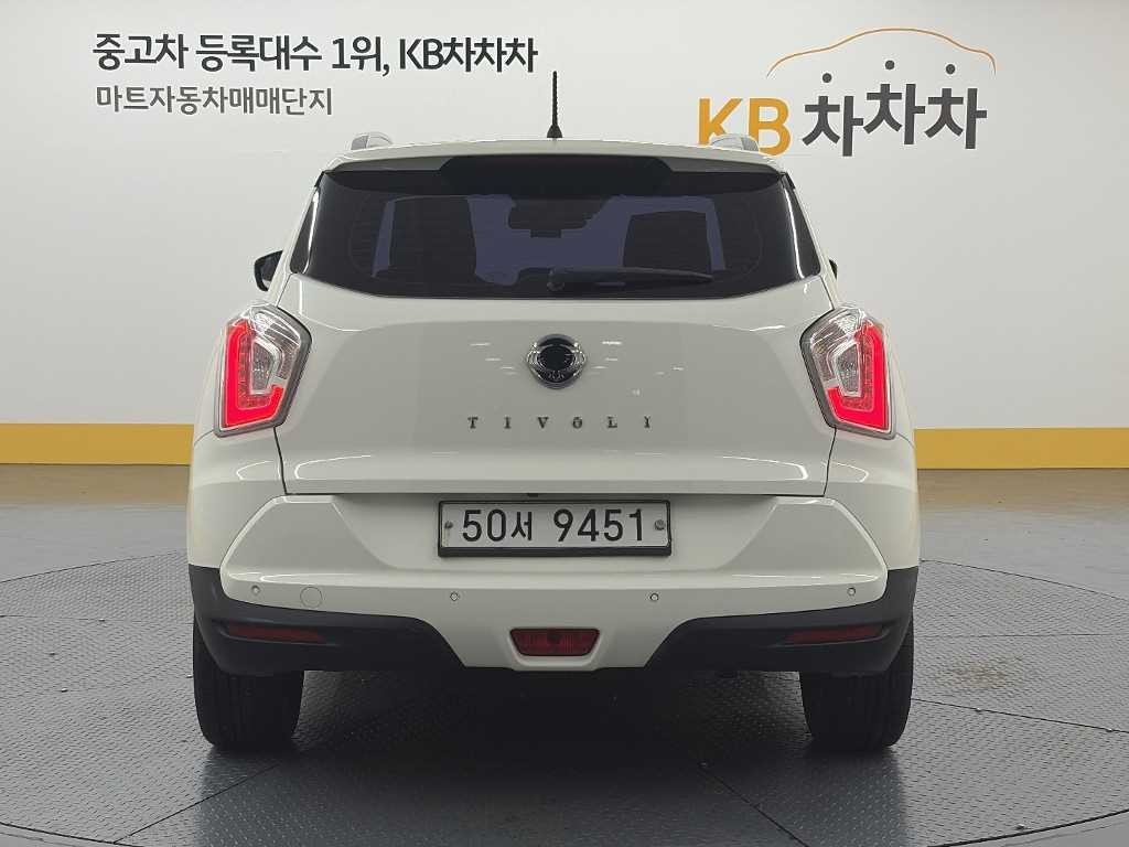 KG모빌리티(쌍용) 티볼리 티볼리 아머 2WD 가솔린 VX 이미지 3