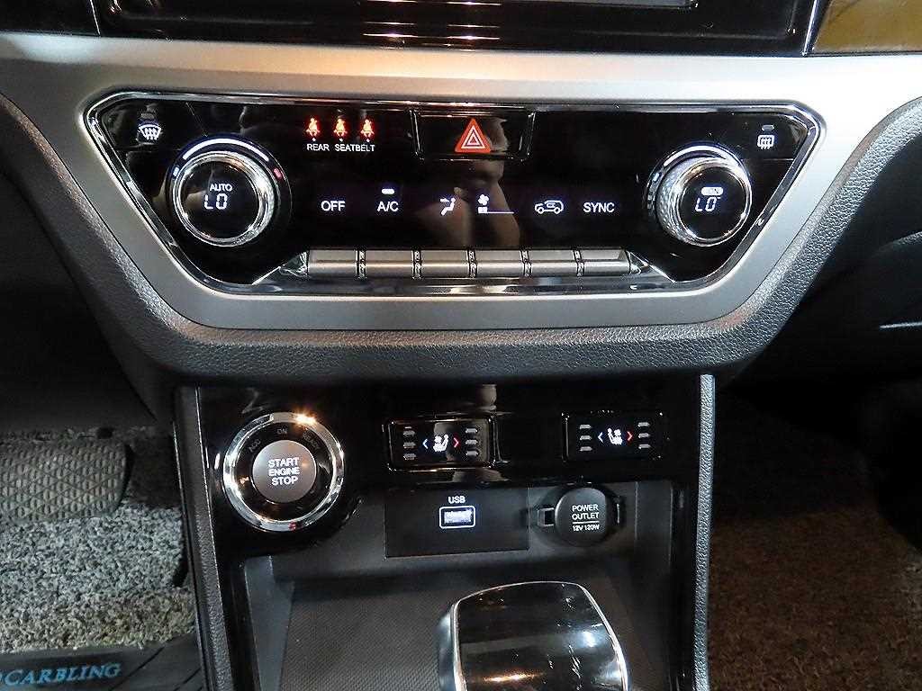 KG모빌리티(쌍용) 코란도 뷰티풀코란도 2WD 디젤 1.6 C3 플러스 이미지 10
