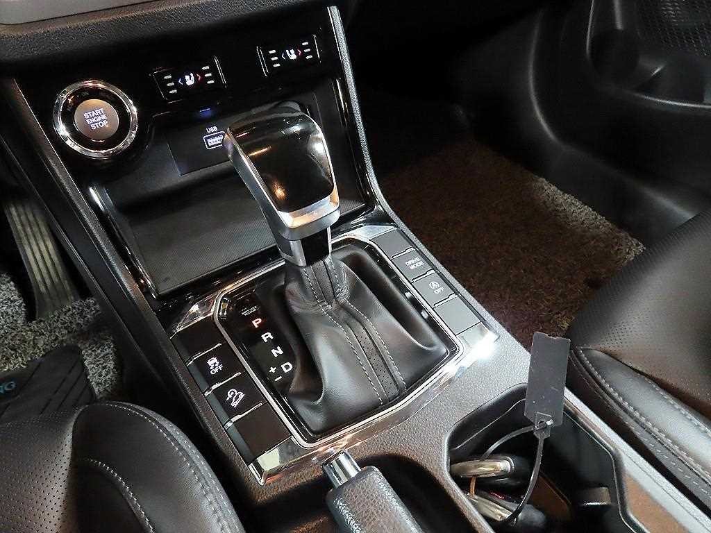 KG모빌리티(쌍용) 코란도 뷰티풀코란도 2WD 디젤 1.6 C3 플러스 이미지 11