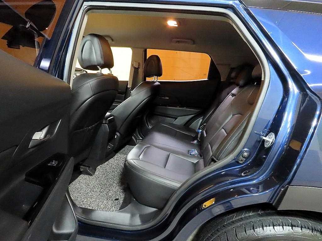 KG모빌리티(쌍용) 코란도 뷰티풀코란도 2WD 디젤 1.6 C3 플러스 이미지 14