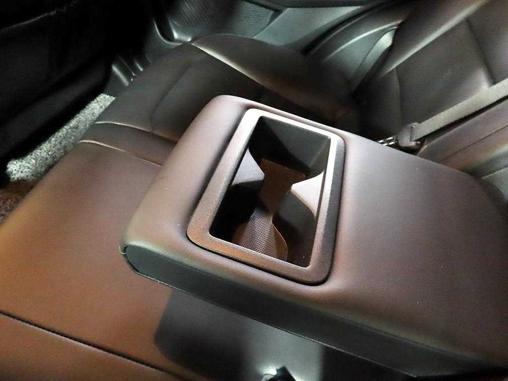 KG모빌리티(쌍용) 코란도 뷰티풀코란도 2WD 디젤 1.6 C3 플러스 이미지 17