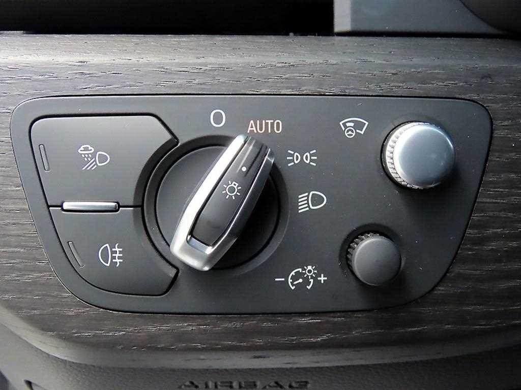 아우디 A4 A4 (B9) 40 TFSI 프리미엄 이미지 13
