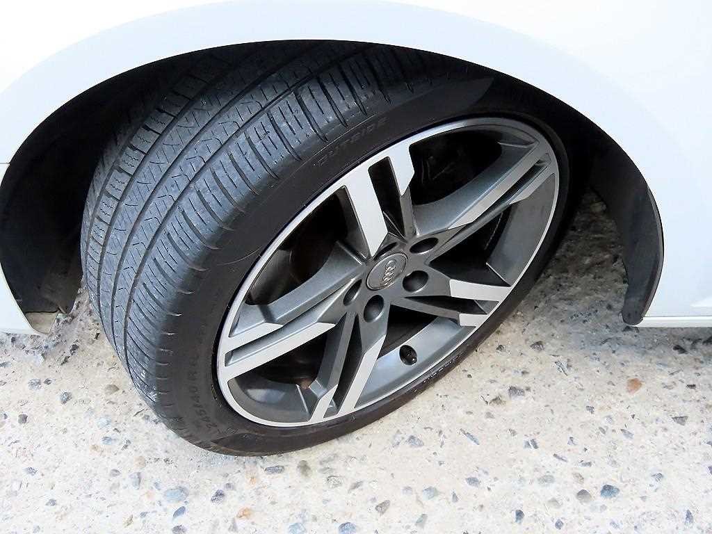 아우디 A4 A4 (B9) 40 TFSI 프리미엄 이미지 20