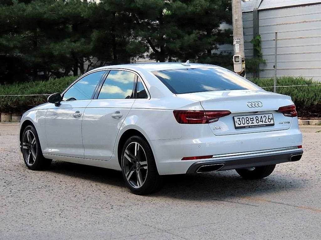 아우디 A4 A4 (B9) 40 TFSI 프리미엄 이미지 3