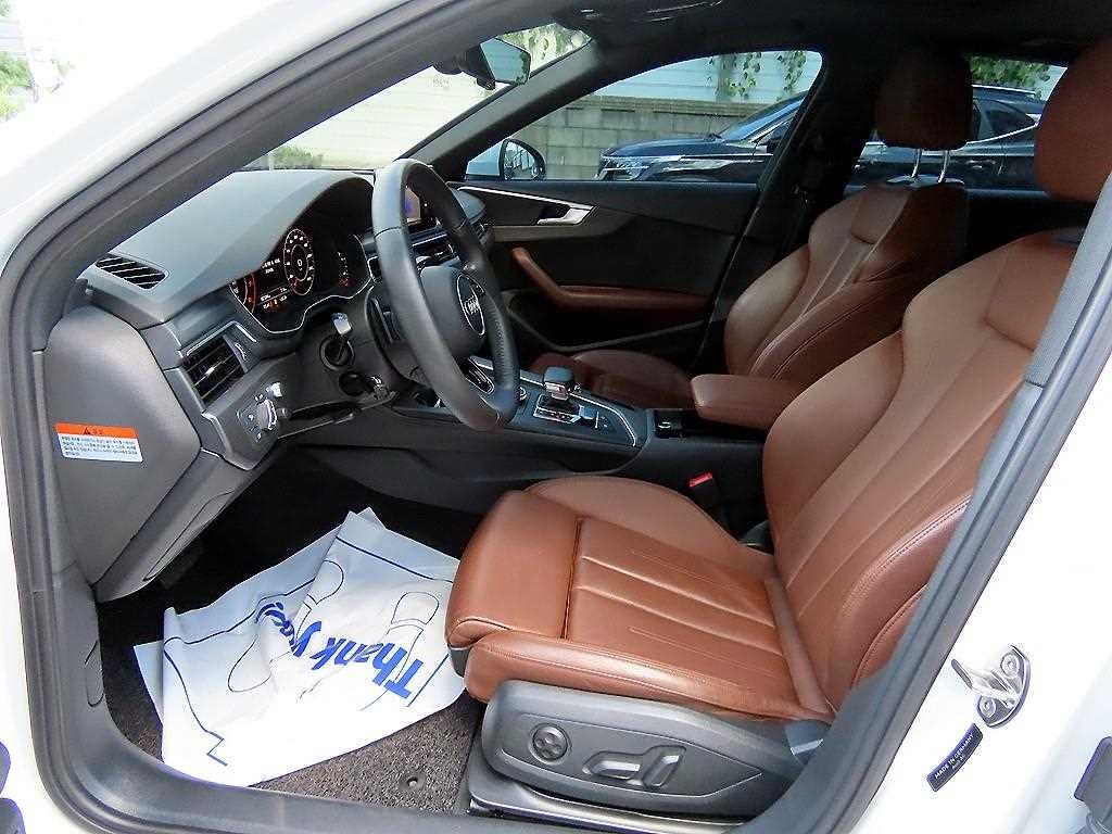 아우디 A4 A4 (B9) 40 TFSI 프리미엄 이미지 5